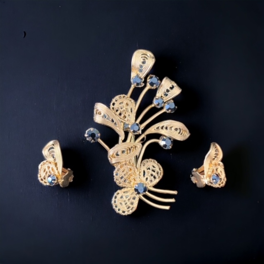 Women's Gold Tone Filigree Flower with Black Crystal Prong-Set Brooch & Earrings